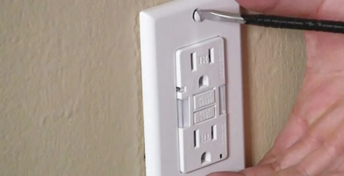 gfc outlets service securing and mounting ground fault circuit interrupter outlet by certified electricians in San Jose, CA